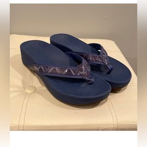 Vionic Hightide Pacific Sandals sz 7